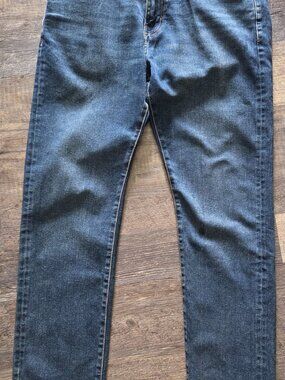 Mens Medium Wash Blue Jeans Amazon Essentials Athletic Fit Sz 34Wx32L